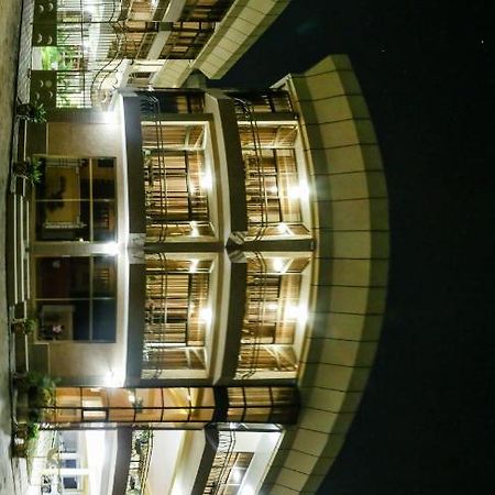 Tigers'S Apartment Hotel Бужумбура Екстериор снимка