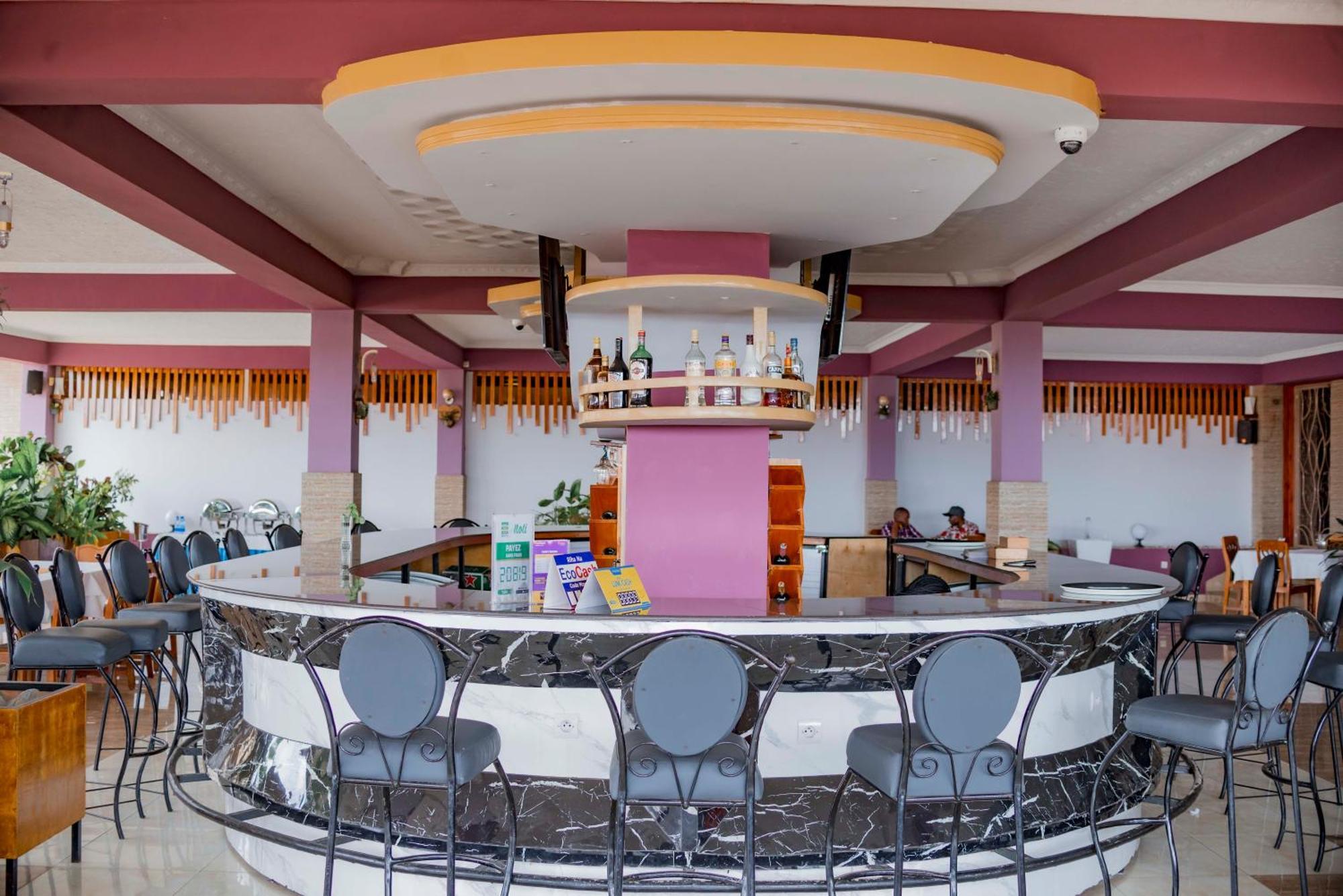 Tigers'S Apartment Hotel Бужумбура Екстериор снимка