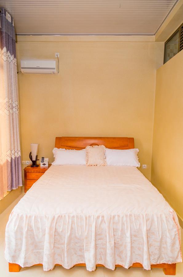 Tigers'S Apartment Hotel Бужумбура Екстериор снимка